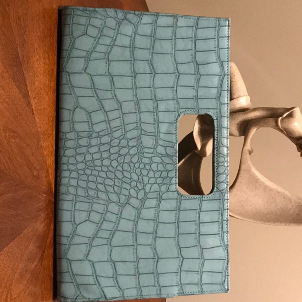 Brand new very cute clutch